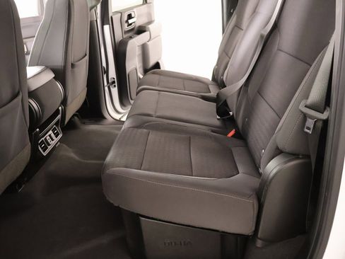 Used 2022 Chevrolet Silverado 2500 LT w/ Convenience Package image 11