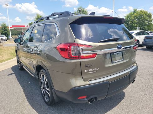 Used 2024 Subaru Ascent Touring AWD/4WD image 5