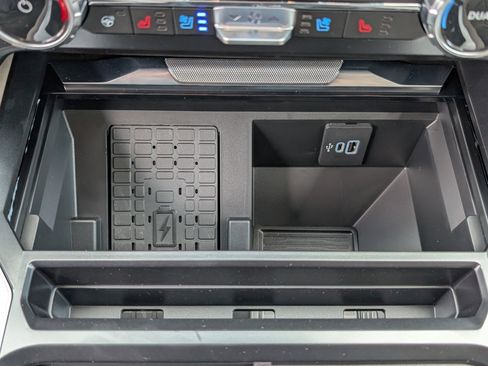 New 2025 Ford F250 Platinum w/ Platinum Plus Package image 29