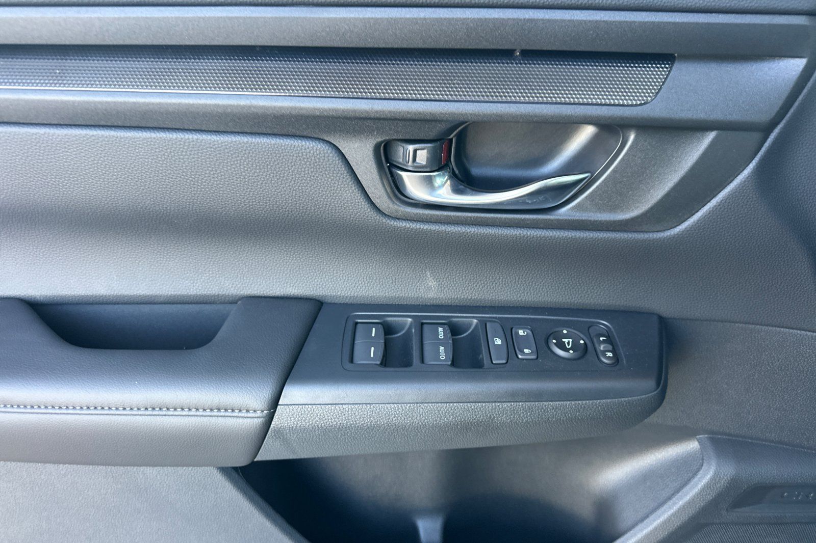 Used 2026 Honda CR-V EX image 11