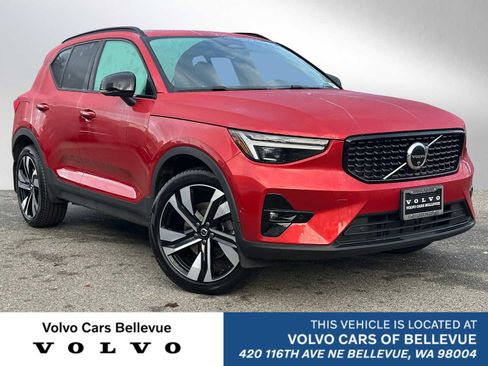 Certified 2024 Volvo XC40 B5 Plus w/ Protection Package Premier image 1