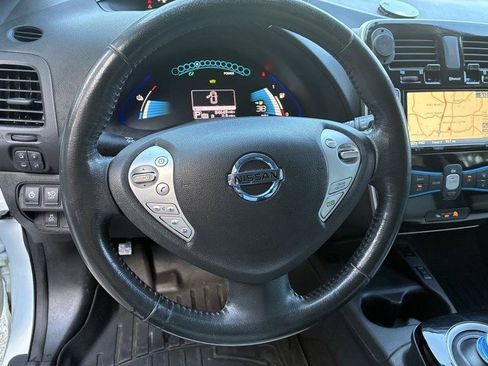 Used 2014 Nissan Leaf SV w/ Premium Package FWD image 30