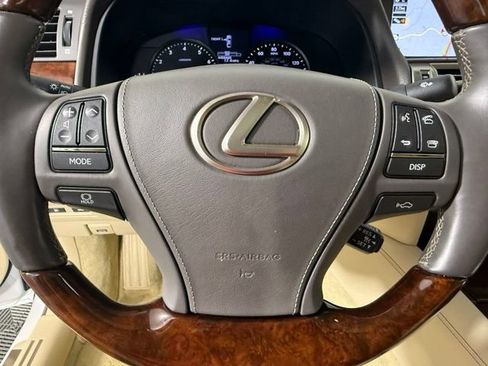 Used 2016 Lexus LS 460 w/ Comfort Package RWD image 18