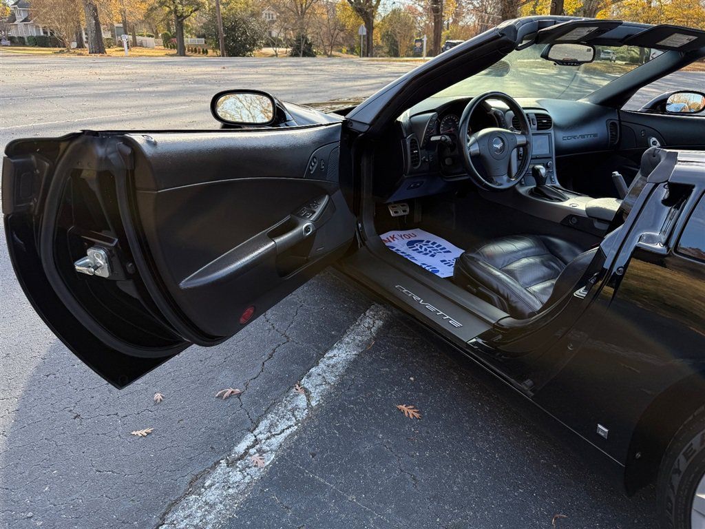 Used 2006 Chevrolet Corvette Convertible w/ Preferred Equipment Group RWD image 34