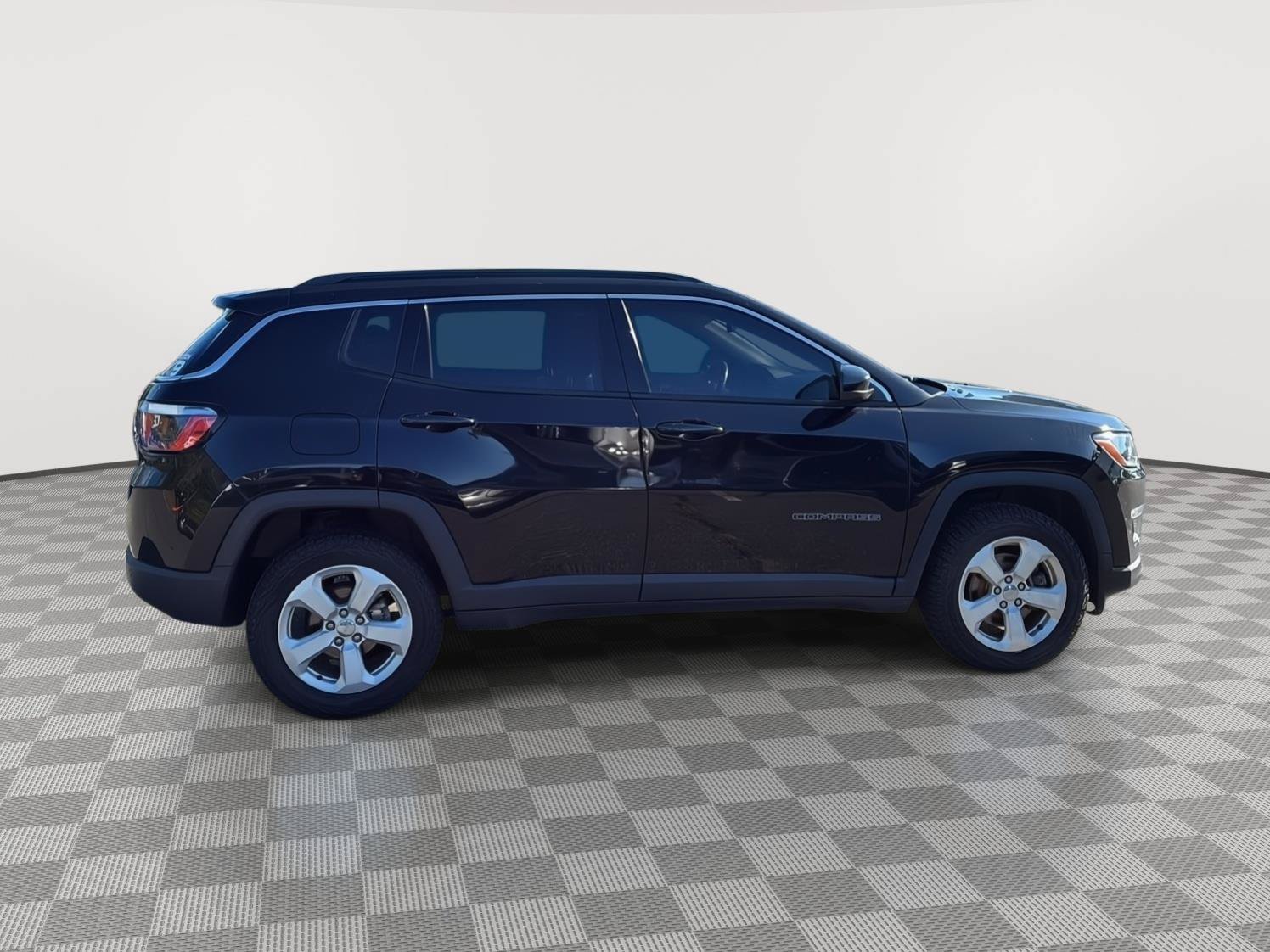 Used 2020 Jeep Compass Latitude w/ Popular Equipment Group AWD/4WD image 4