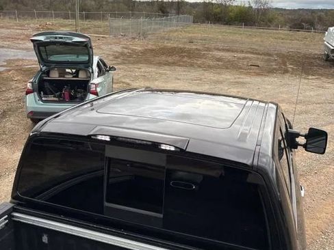 Used 2020 Nissan Titan SL w/ Moonroof Package image 6