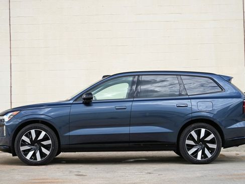 Used 2025 Volvo EX90 Ultra AWD/4WD image 9