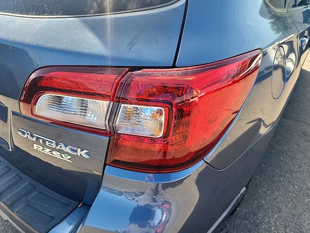 Used 2016 Subaru Outback 2.5i Premium AWD/4WD image 14