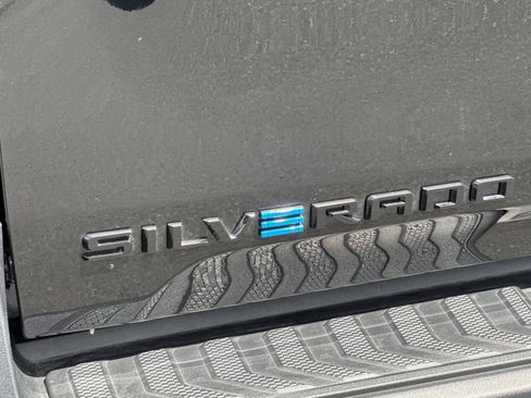 Used 2026 Chevrolet Silverado EV Trail Boss AWD/4WD image 30