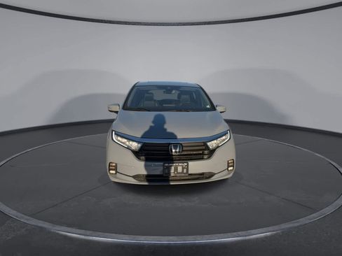 Used 2023 Honda Odyssey Elite image 3