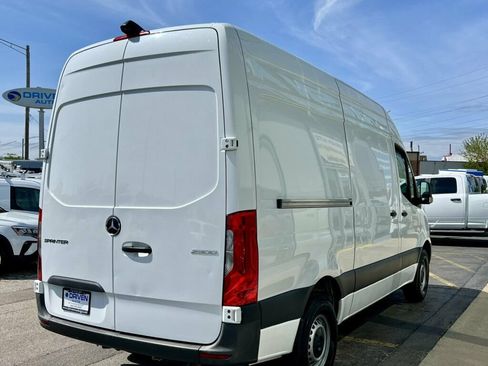 Used 2022 Mercedes-Benz Sprinter 2500 image 5