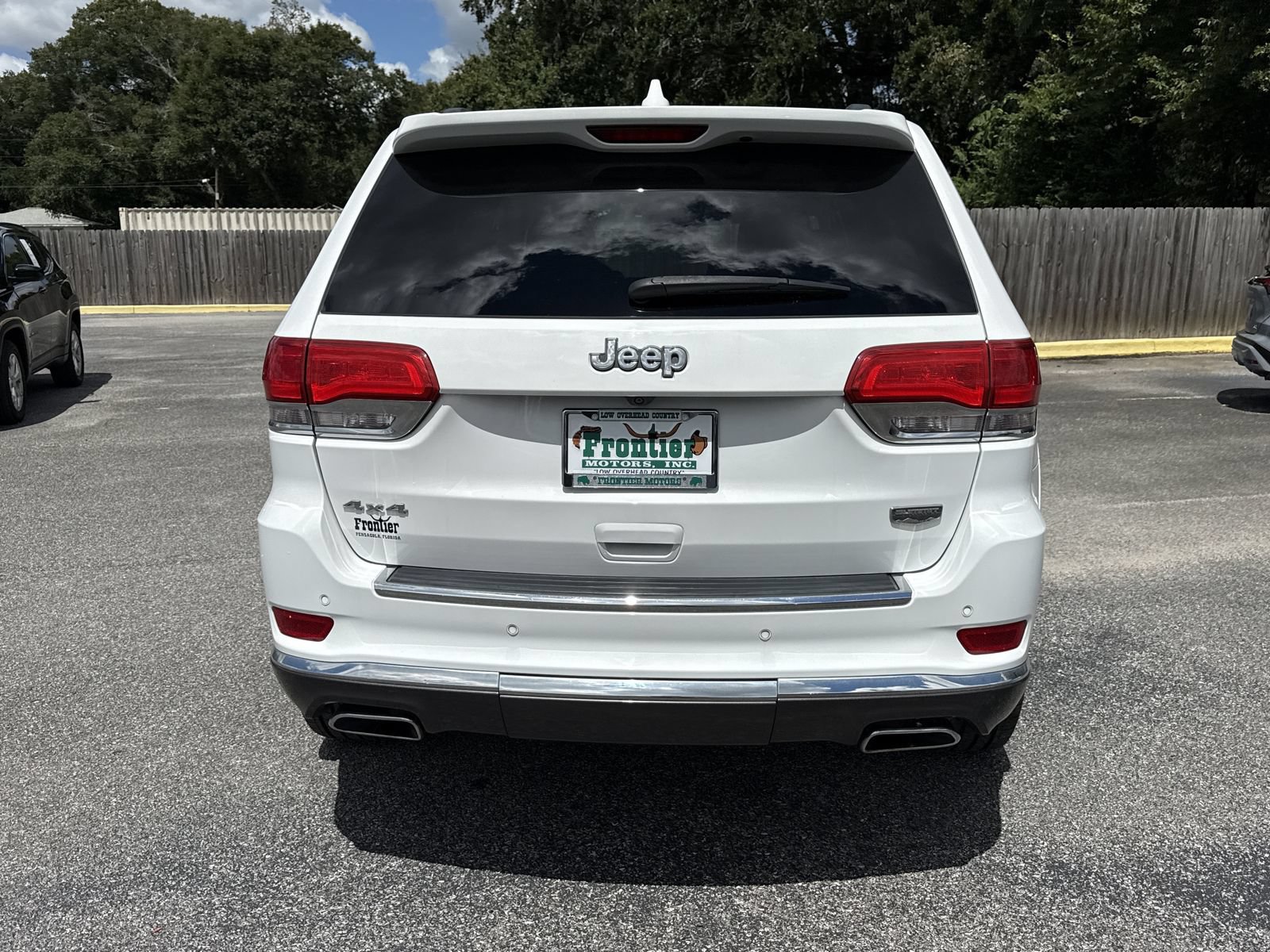 Used 2015 Jeep Grand Cherokee Summit AWD/4WD image 4