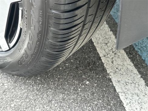 Used 2024 Kia Telluride EX w/ EX Captain's Chair Package image 15