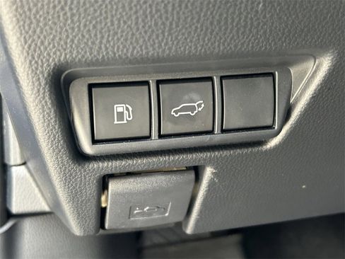 Used 2025 Toyota Prius Limited image 28