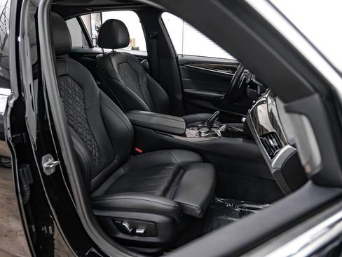 Used 2023 BMW 530e RWD image 33