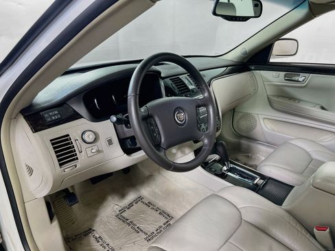 Used 2011 Cadillac DTS Luxury FWD image 9