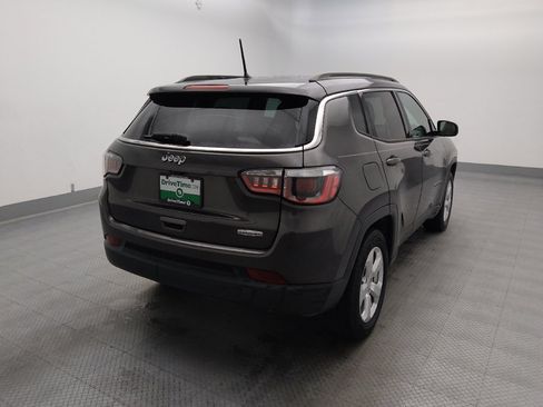 Used 2018 Jeep Compass Latitude FWD image 7