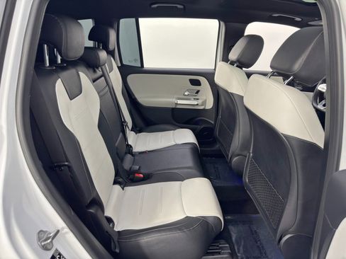 Used 2021 Mercedes-Benz GLB 35 AMG 4MATIC image 41