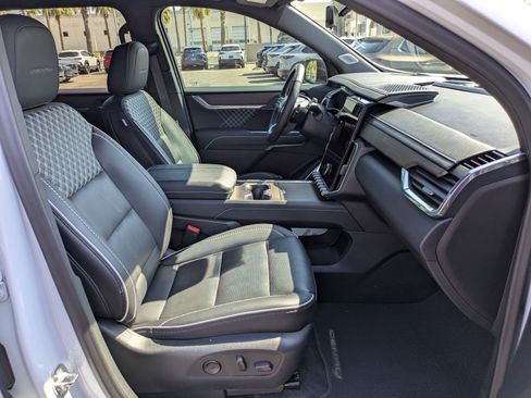 Used 2024 GMC Acadia Denali w/ Super Cruise Package FWD image 30