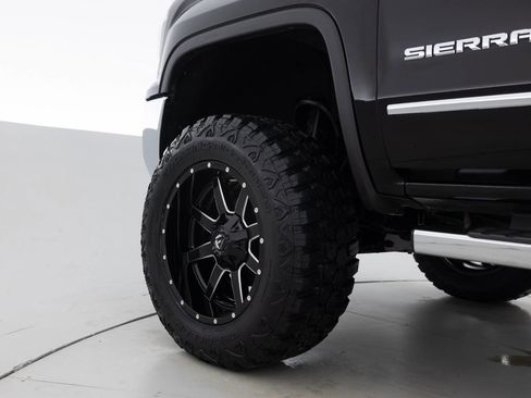 Used 2018 GMC Sierra 1500 SLT image 17