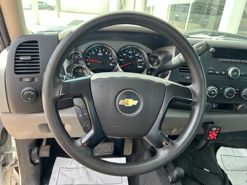 Used 2013 Chevrolet Silverado 2500 W/T w/ Snow Plow Prep Package AWD/4WD image 22