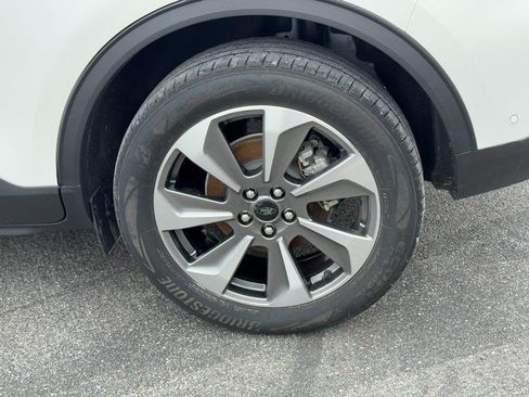 Used 2024 Ford Escape Platinum w/ Premium Technology Package AWD/4WD image 7