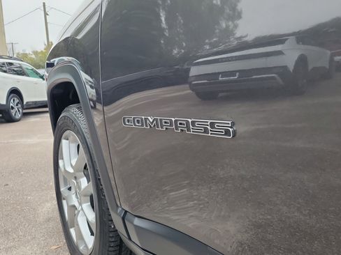 Used 2022 Jeep Compass Latitude w/ Sun and Sound Group image 8