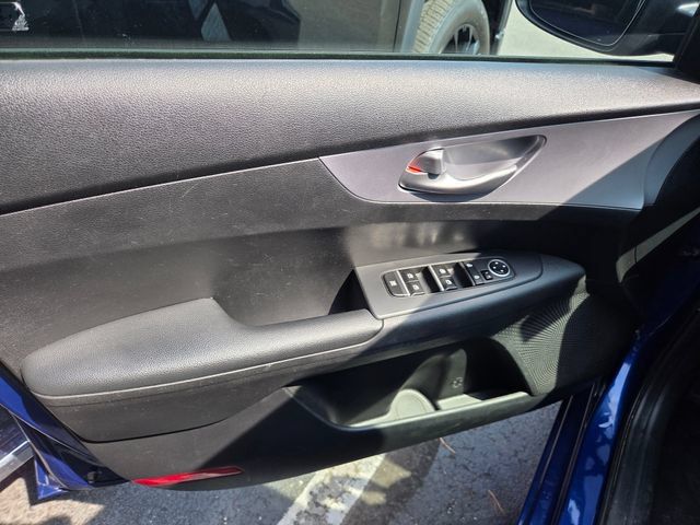 Used 2024 Kia Forte LXS FWD image 9