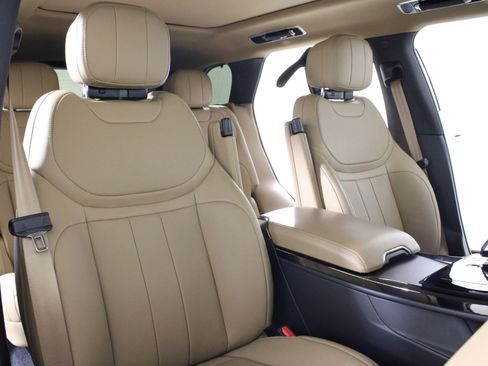 Used 2024 Land Rover Range Rover Sport SE image 20