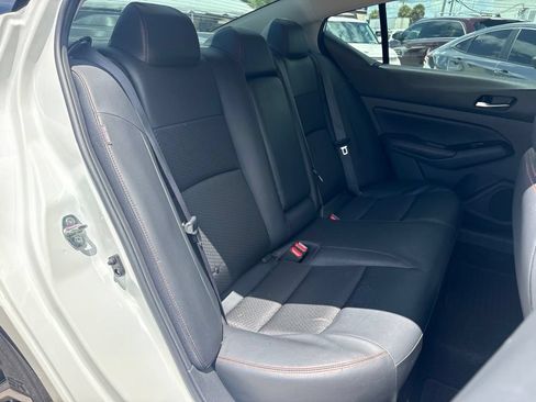 Used 2024 Nissan Altima 2.5 SR FWD image 14