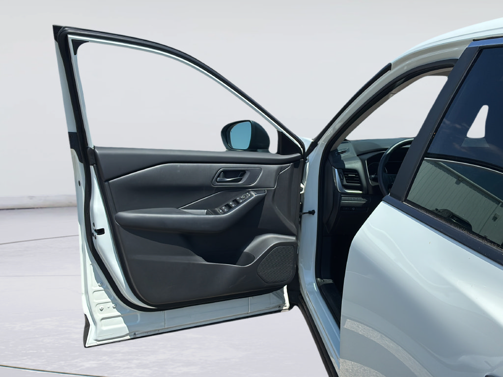 Used 2025 Nissan Rogue S FWD image 20
