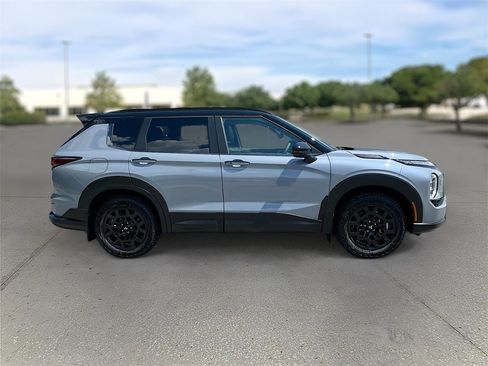 New 2025 Mitsubishi Outlander Trail Edition image 8