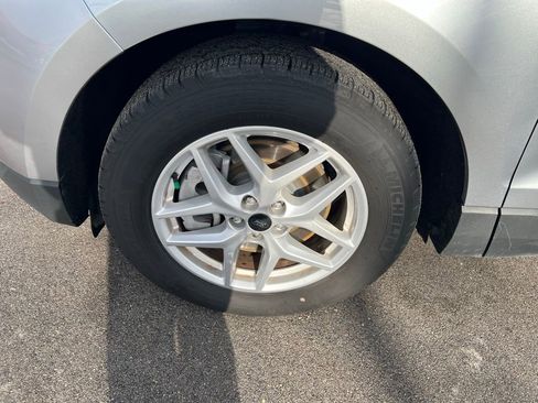 Used 2024 Ford Edge SEL image 13