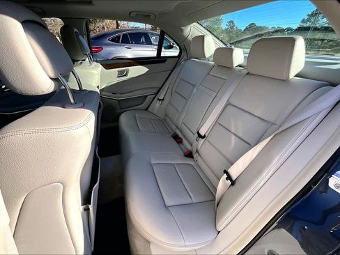 Used 2014 Mercedes-Benz E 350 Sedan image 19