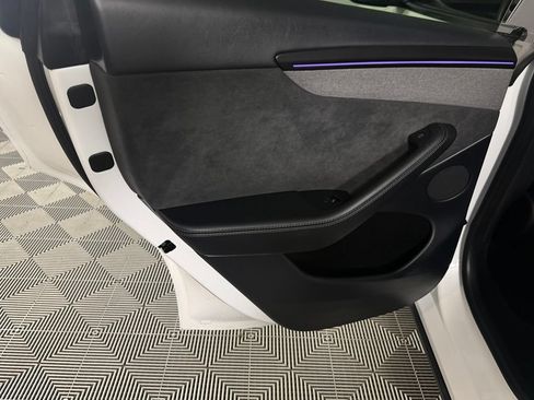 Used 2026 Tesla Model Y 2WD image 24