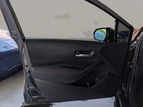 Used 2020 Toyota Corolla LE FWD image 16