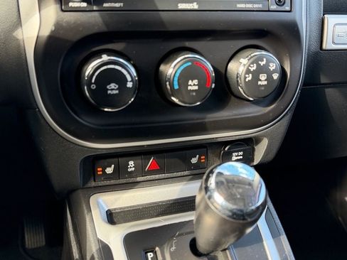 Used 2014 Jeep Compass Latitude w/ Sun/Sound Group image 23