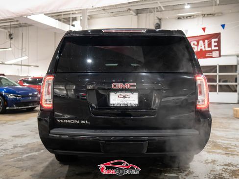 Used 2019 GMC Yukon XL SLT w/ Premium Edition image 6