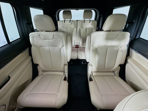 New 2026 Jeep Grand Cherokee L Limited AWD/4WD image 10