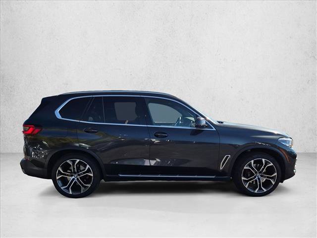 Used 2022 BMW X5 xDrive40i w/ Premium Package AWD/4WD image 4