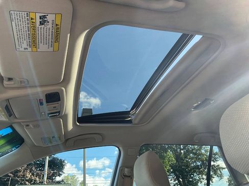 Used 2017 Subaru Outback 2.5i Premium AWD/4WD image 14