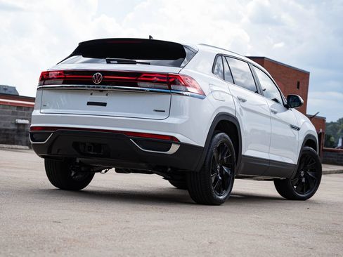 Used 2026 Volkswagen Atlas Cross Sport SE AWD/4WD image 6