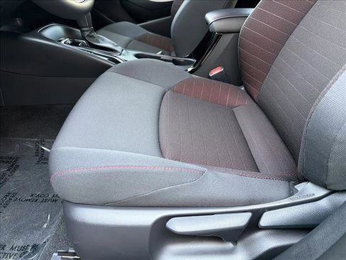 Used 2025 Toyota Corolla SE image 12