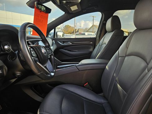 Used 2024 Buick Enclave Premium image 11