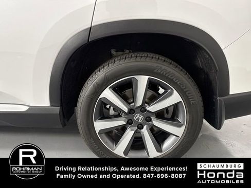 Certified 2025 Honda Pilot Touring image 5