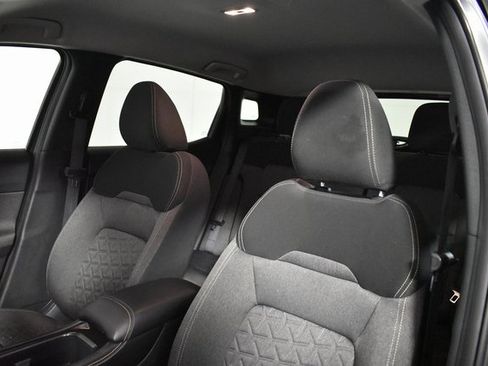 Certified 2025 Nissan Kicks SV image 10