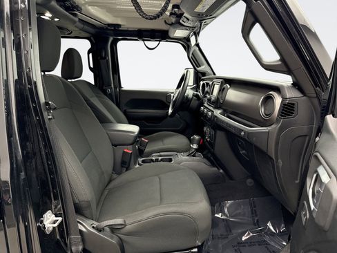 Used 2020 Jeep Wrangler Unlimited Sport image 16