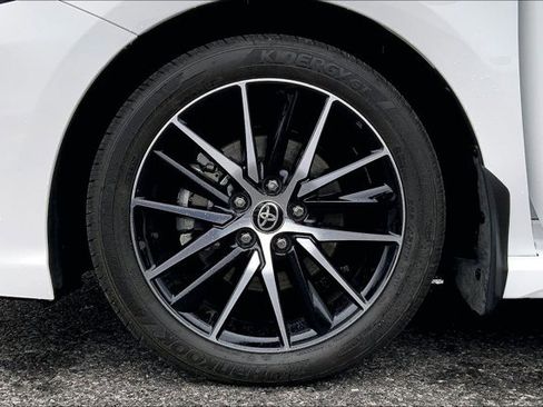 Used 2024 Toyota Camry SE image 8