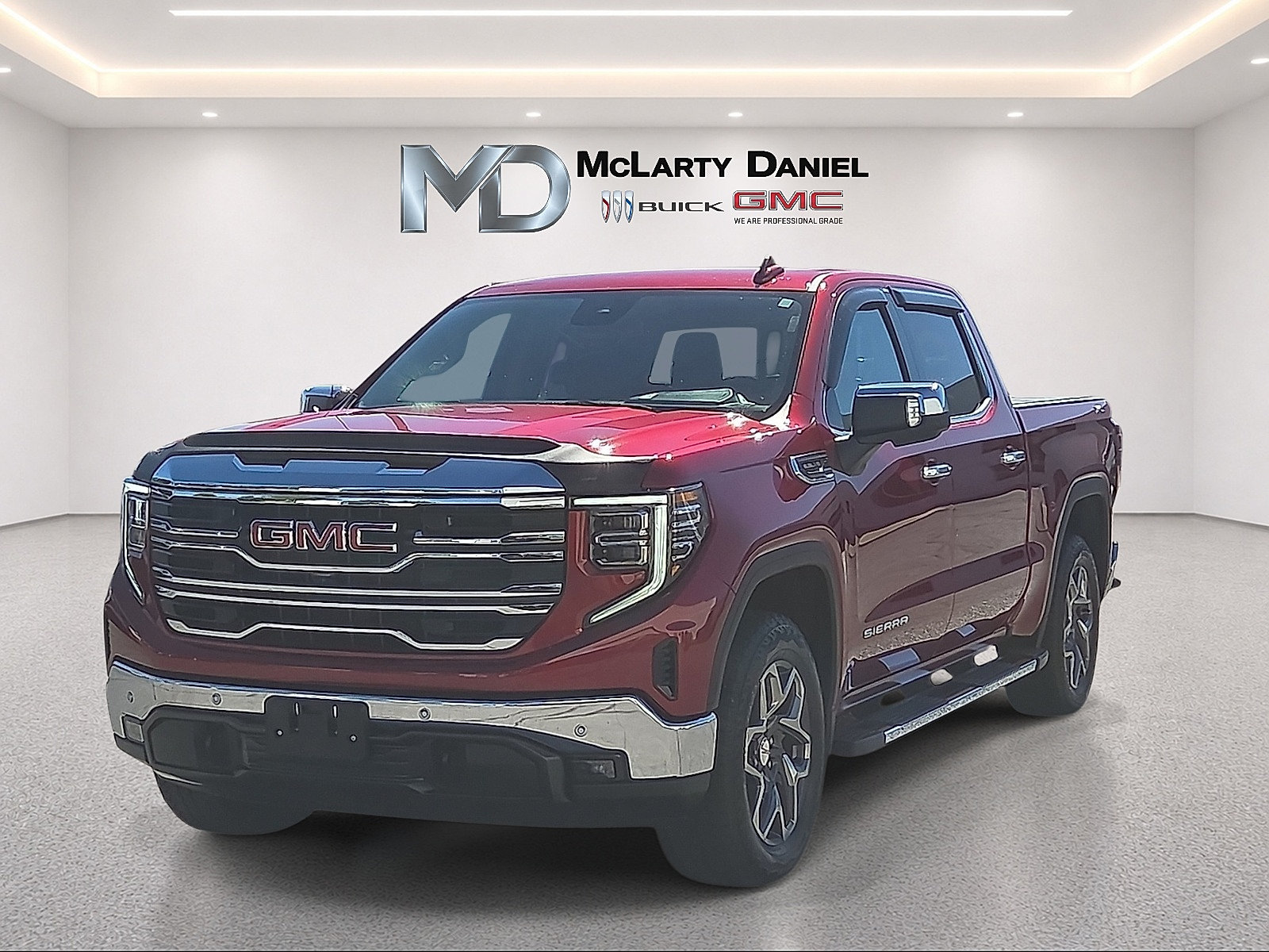 Used 2025 GMC Sierra 1500 SLT w/ SLT Premium Package AWD/4WD image 3