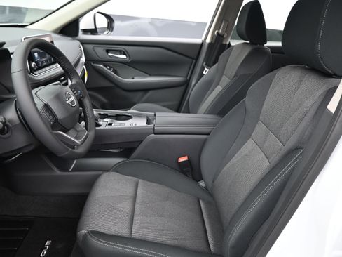 New 2026 Nissan Rogue SV image 10